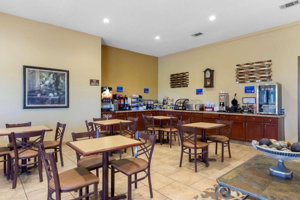 Best Western Taylor Inn Bagian luar foto
